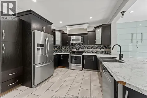 866 Parent Avenue Windsor ON N9A 2E1