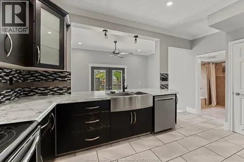 866 Parent Avenue Windsor ON N9A 2E1