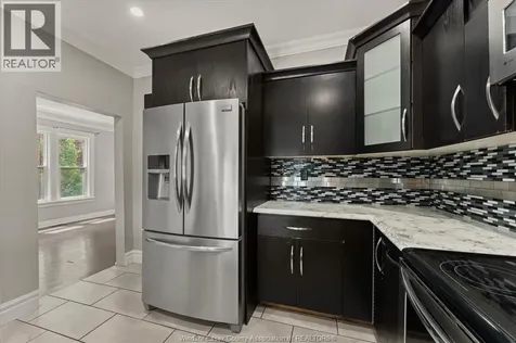 866 Parent Avenue Windsor ON N9A 2E1