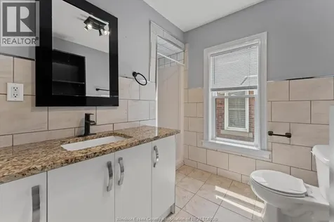 866 Parent Avenue Windsor ON N9A 2E1