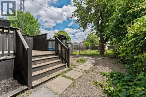 866 Parent Avenue Windsor ON N9A 2E1