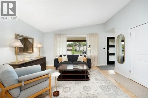 3680 Roxorough Boulevard Windsor ON N9E 3A2