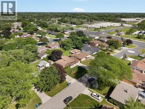 3680 Roxorough Boulevard Windsor ON N9E 3A2