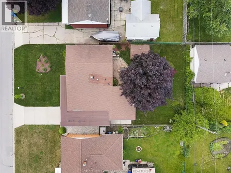 3680 Roxorough Boulevard Windsor ON N9E 3A2
