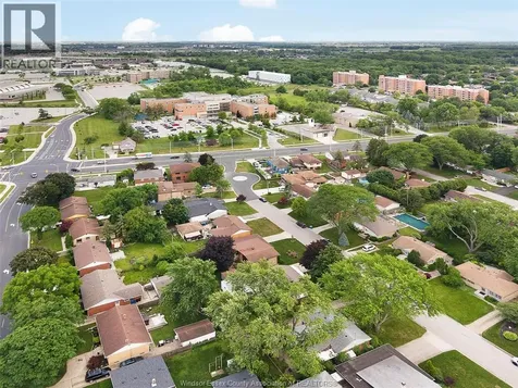 3680 Roxorough Boulevard Windsor ON N9E 3A2