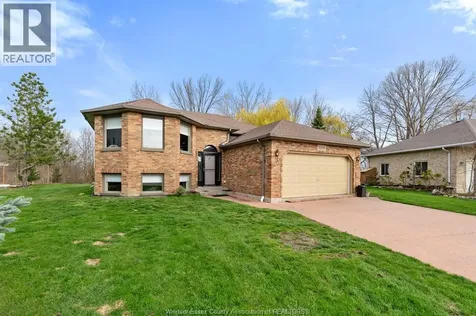 8020 Gardiner Crescent Mcgregor ON N0R 1J0