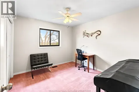 8020 Gardiner Crescent Mcgregor ON N0R 1J0