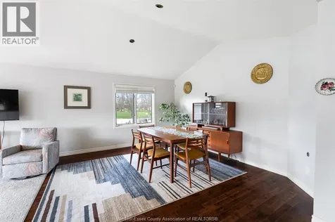 8020 Gardiner Crescent Mcgregor ON N0R 1J0