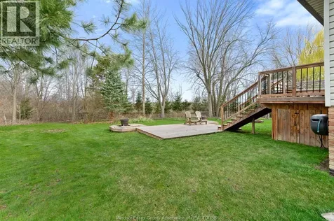 8020 Gardiner Crescent Mcgregor ON N0R 1J0