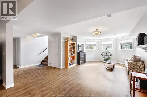 8020 Gardiner Crescent Mcgregor ON N0R 1J0