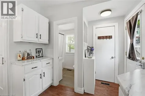 43 Alonzo Street Brantford ON N3R 1A1