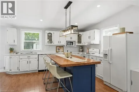 43 Alonzo Street Brantford ON N3R 1A1