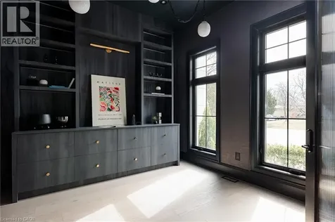 517 Stafford Drive Oakville ON L6L 4M4