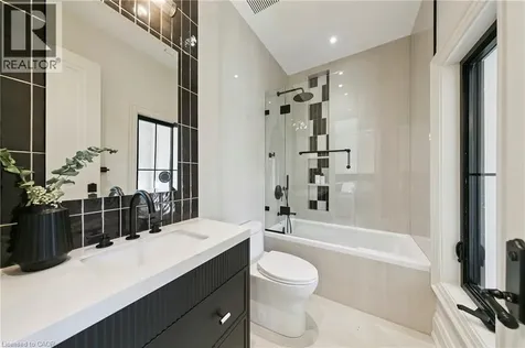 517 Stafford Drive Oakville ON L6L 4M4