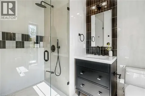 517 Stafford Drive Oakville ON L6L 4M4
