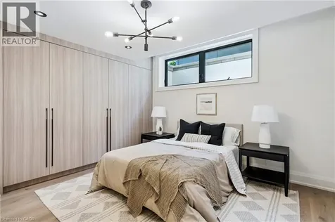 517 Stafford Drive Oakville ON L6L 4M4