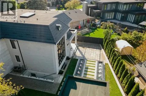 517 Stafford Drive Oakville ON L6L 4M4