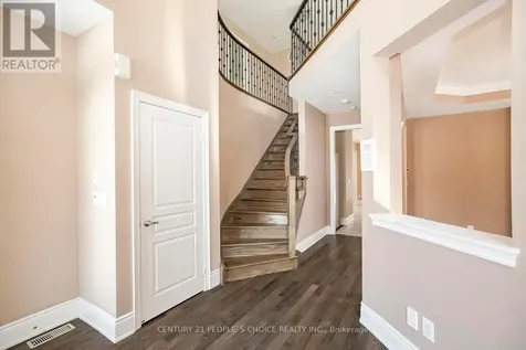 35 Morland Crescent Aurora ON L4G 7Z2