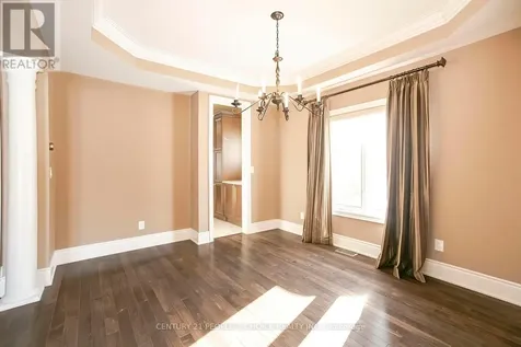 35 Morland Crescent Aurora ON L4G 7Z2