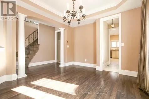 35 Morland Crescent Aurora ON L4G 7Z2