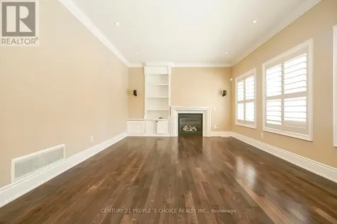 35 Morland Crescent Aurora ON L4G 7Z2
