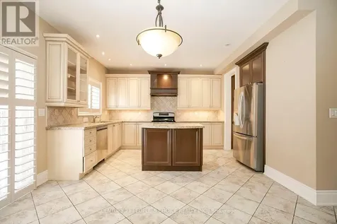 35 Morland Crescent Aurora ON L4G 7Z2