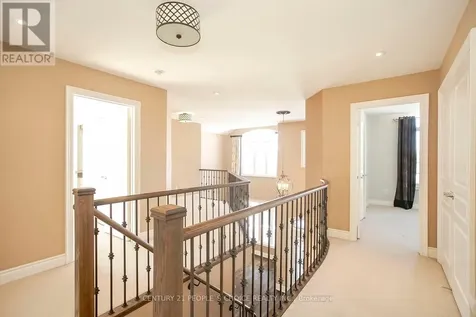 35 Morland Crescent Aurora ON L4G 7Z2