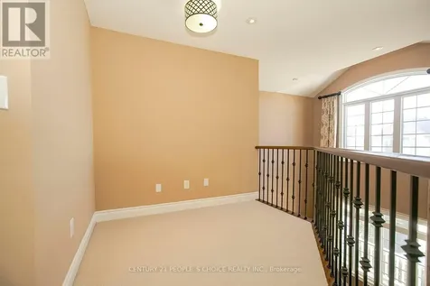 35 Morland Crescent Aurora ON L4G 7Z2