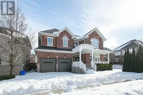 35 Morland Crescent Aurora ON L4G 7Z2