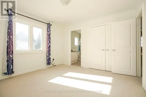 35 Morland Crescent Aurora ON L4G 7Z2