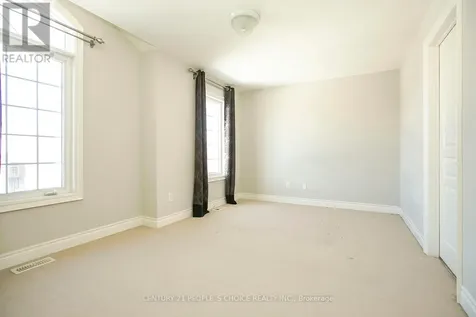 35 Morland Crescent Aurora ON L4G 7Z2