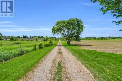 20893 Woodbine Avenue East Gwillimbury ON L0G 1R0