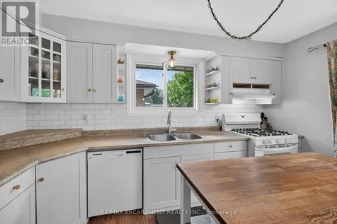 251 Mackenzie Crescent Haldimand ON N3W 1A7