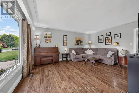 251 Mackenzie Crescent Haldimand ON N3W 1A7