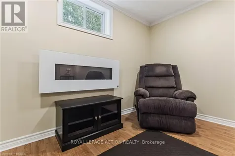 54 Glenwood Drive Brantford ON N3S 3G6