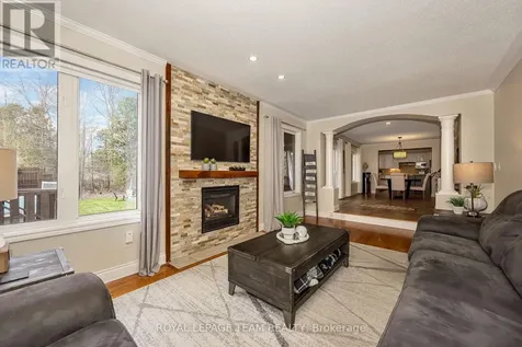 7067 Donwel Drive Ottawa ON K4P 1M7
