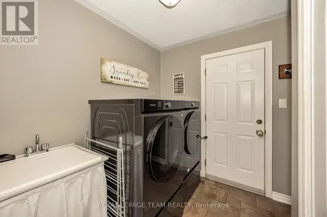 7067 Donwel Drive Ottawa ON K4P 1M7