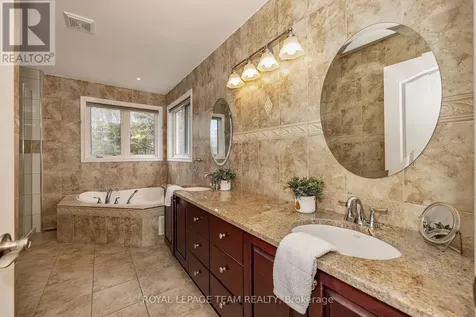 7067 Donwel Drive Ottawa ON K4P 1M7