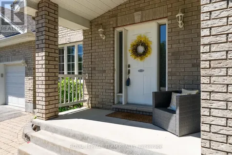 7067 Donwel Drive Ottawa ON K4P 1M7