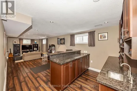 7067 Donwel Drive Ottawa ON K4P 1M7