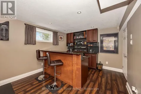 7067 Donwel Drive Ottawa ON K4P 1M7