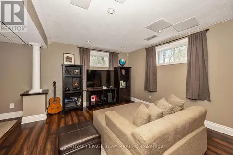 7067 Donwel Drive Ottawa ON K4P 1M7