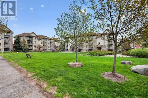 585 Stonefield Private Ottawa ON K2G 4R5