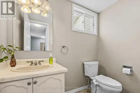1090 Chablis Parkway Ottawa ON K1C 2T5