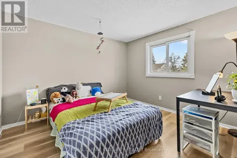 1090 Chablis Parkway Ottawa ON K1C 2T5