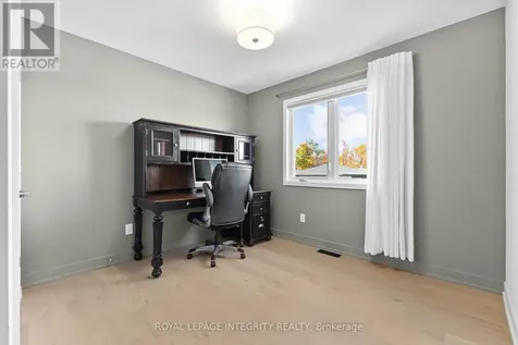 204 Hybrid Street Russell ON K0A 1W0
