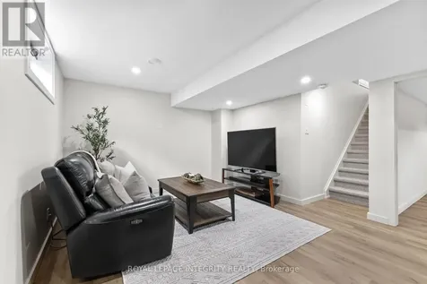 204 Hybrid Street Russell ON K0A 1W0
