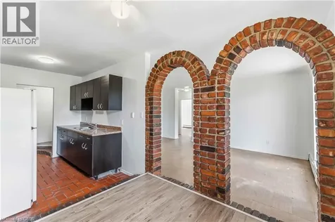 269 Parkdale Avenue North Hamilton ON L8H 5X6