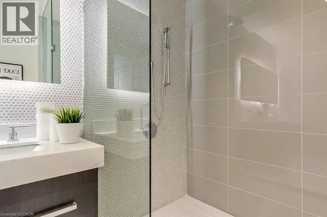 123 Maurice Drive Oakville ON L6K 2W6