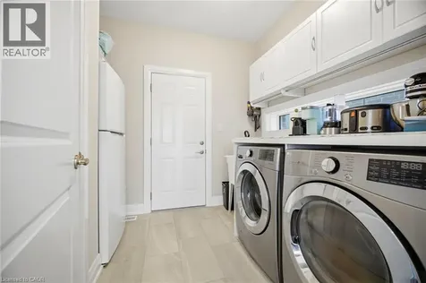 127 Monarch Woods Drive Kitchener ON N2P 2Y9